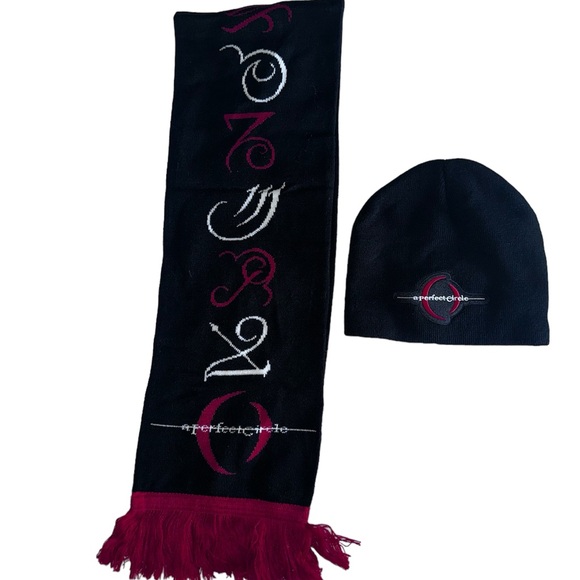 ❌ SOLD ❌ A Perfect Circle 2017 VIP Scarf And Beanie Hat Set Unisex NWOT - Picture 2 of 3